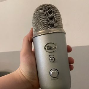 Blue yeti microphone